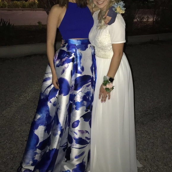 PROM DRESS - Picture 2 of 6